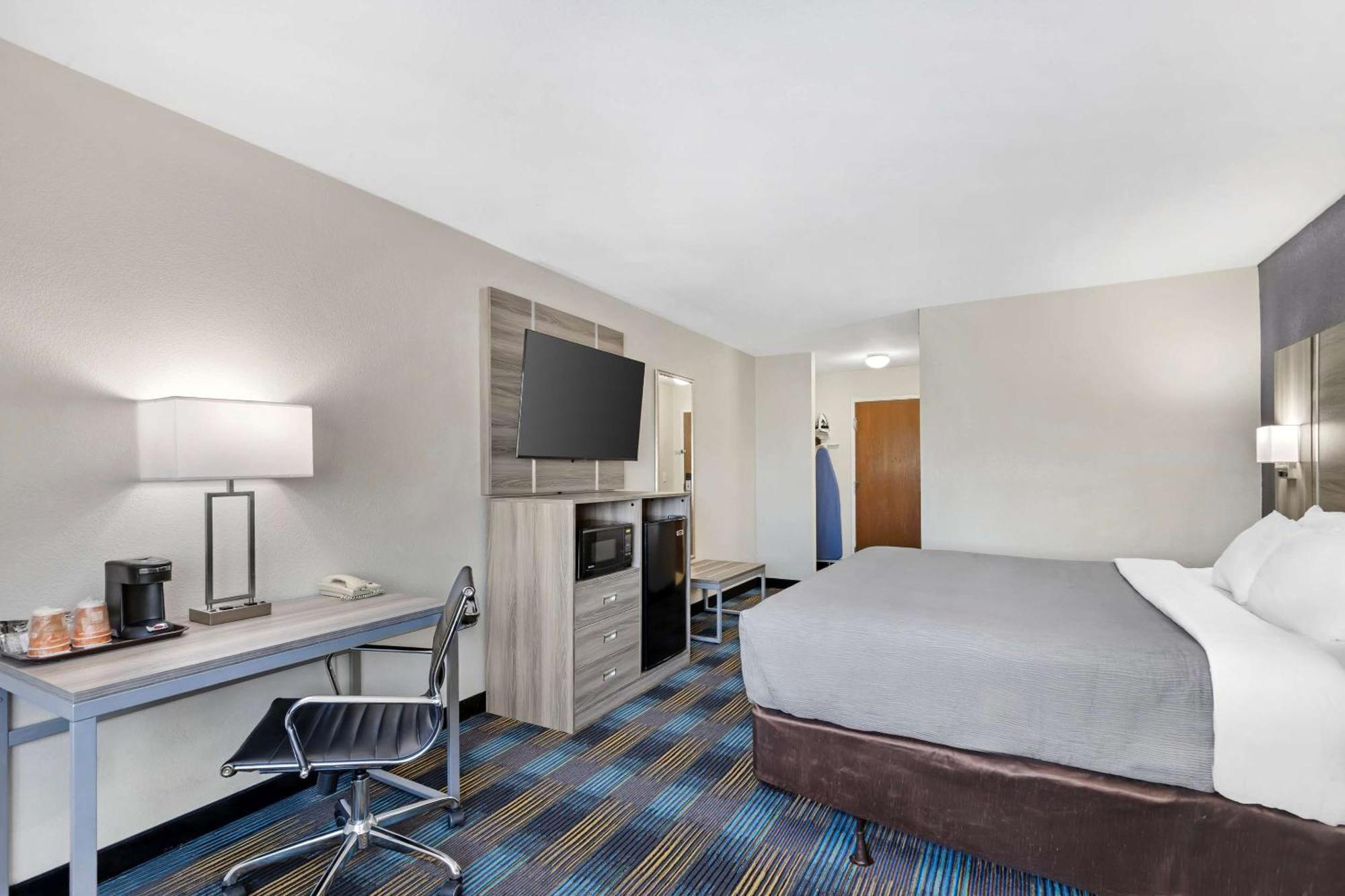Quality Inn & Suites Fort Madison Near Hwy 61 Luaran gambar