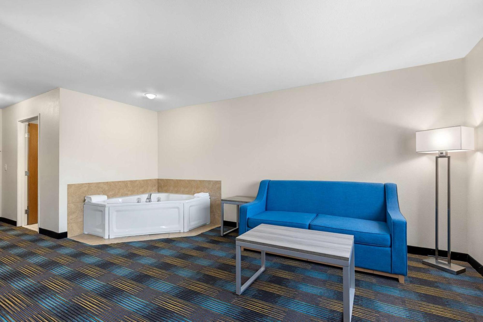 Quality Inn & Suites Fort Madison Near Hwy 61 Luaran gambar
